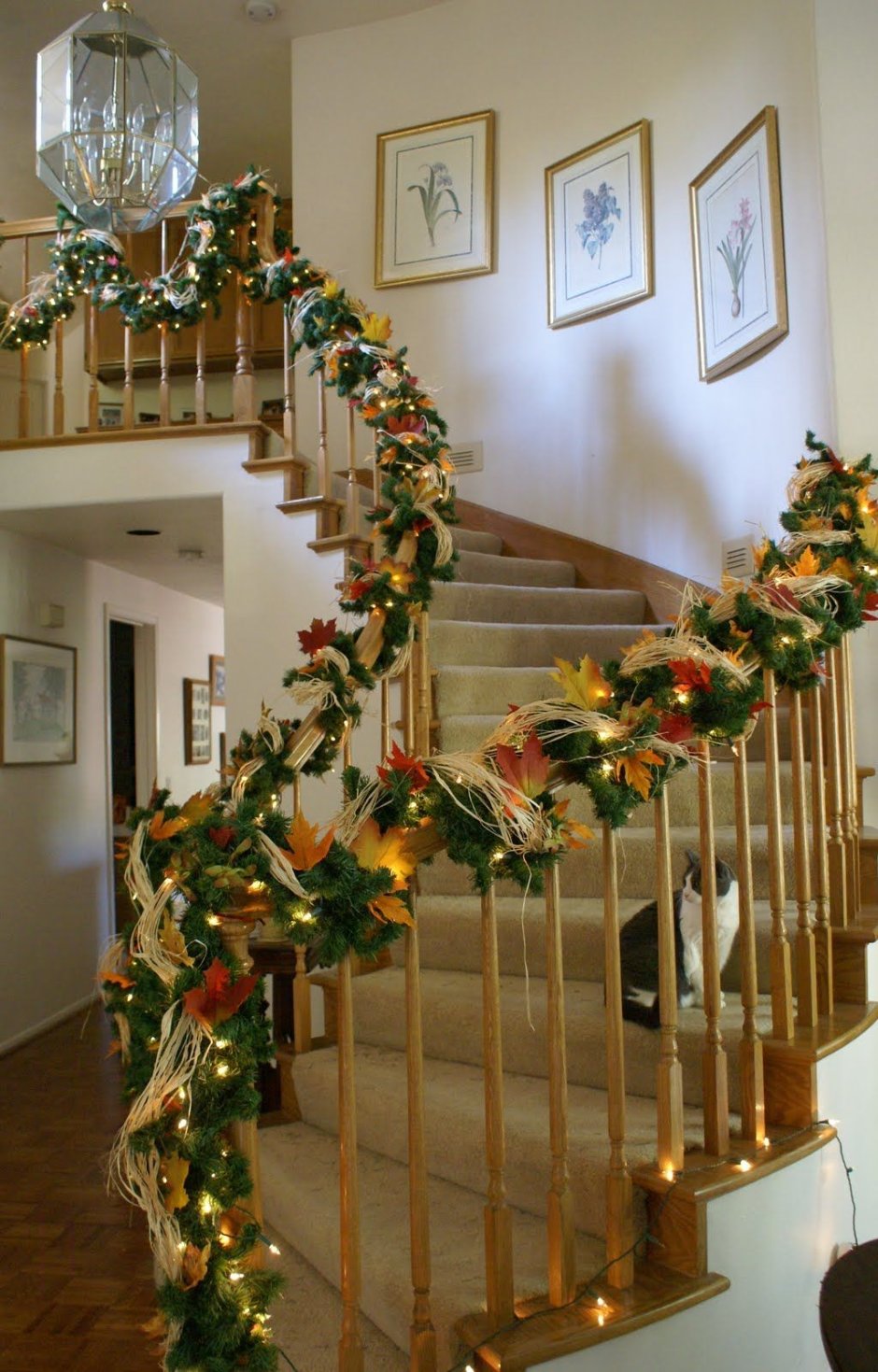 Рождественский интерьер с лестницей