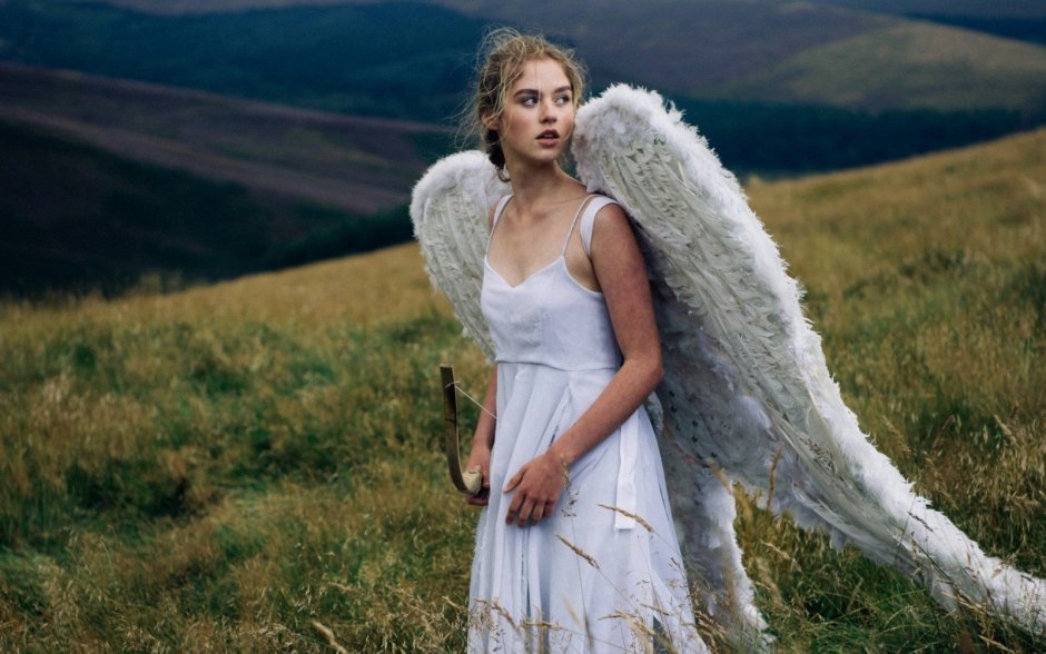 Свадебное платье с крылышками ангела