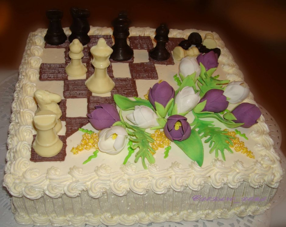 Торт в виде шахмат с юбилеем