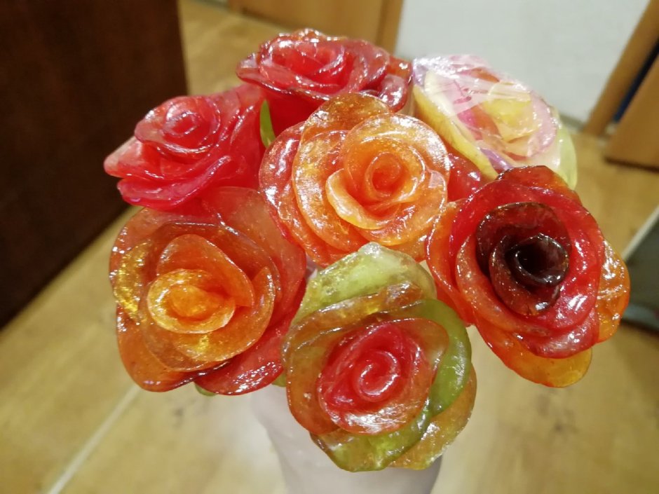 Розы из карамели
