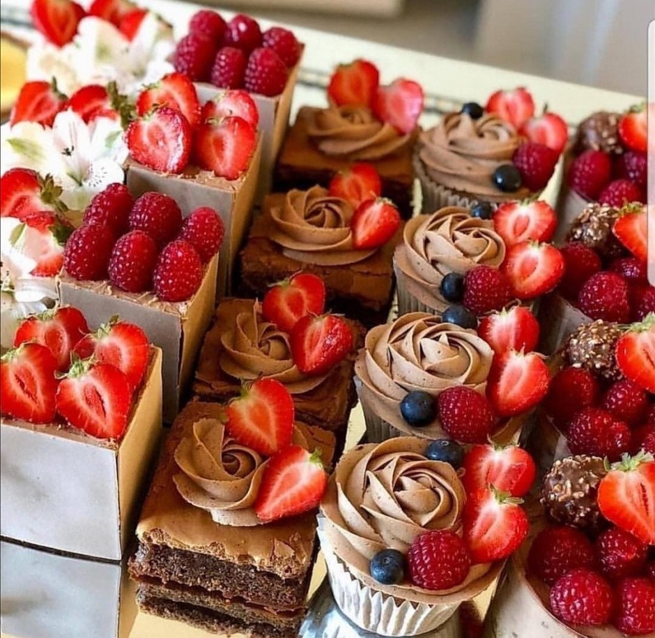 Красивые пирожные