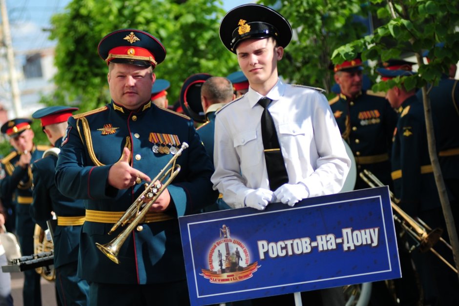 Оркестр Агапкина на параде Победы фото