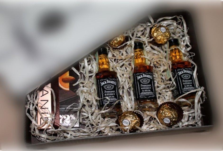 Подарочный ящик для мужчины с алкоголем