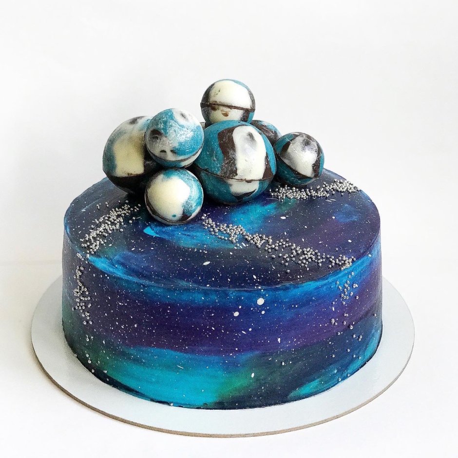 Двухъярусный торт космос для парня