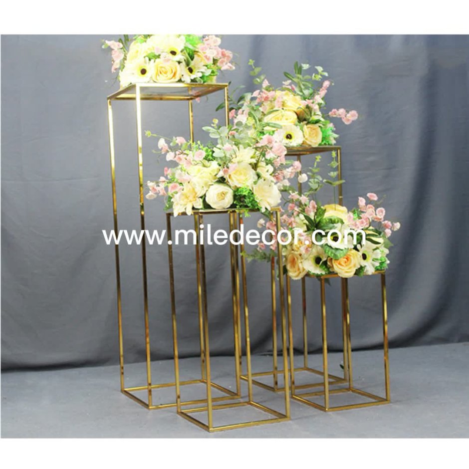 Металлическая стойка для цветов на свадьбу