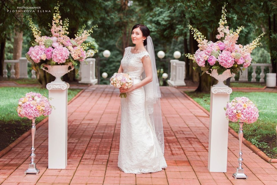 Свадебные колонны с цветами