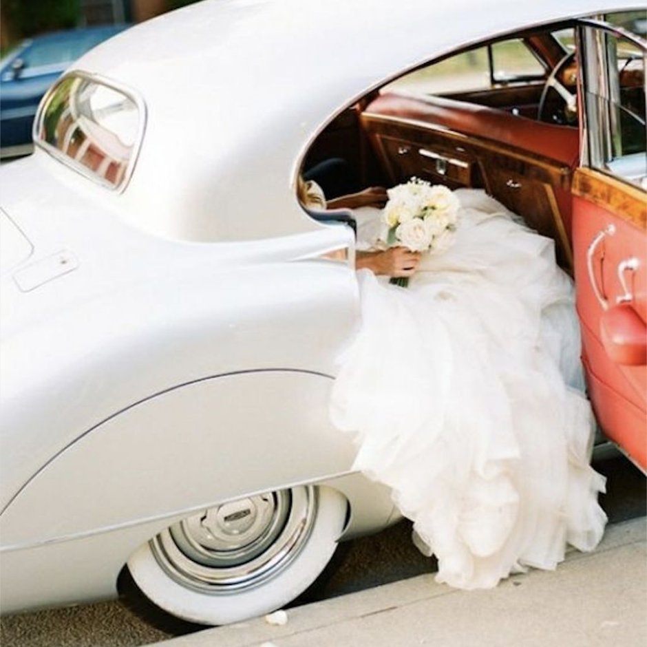 Ретро автомобиль на свадьбу