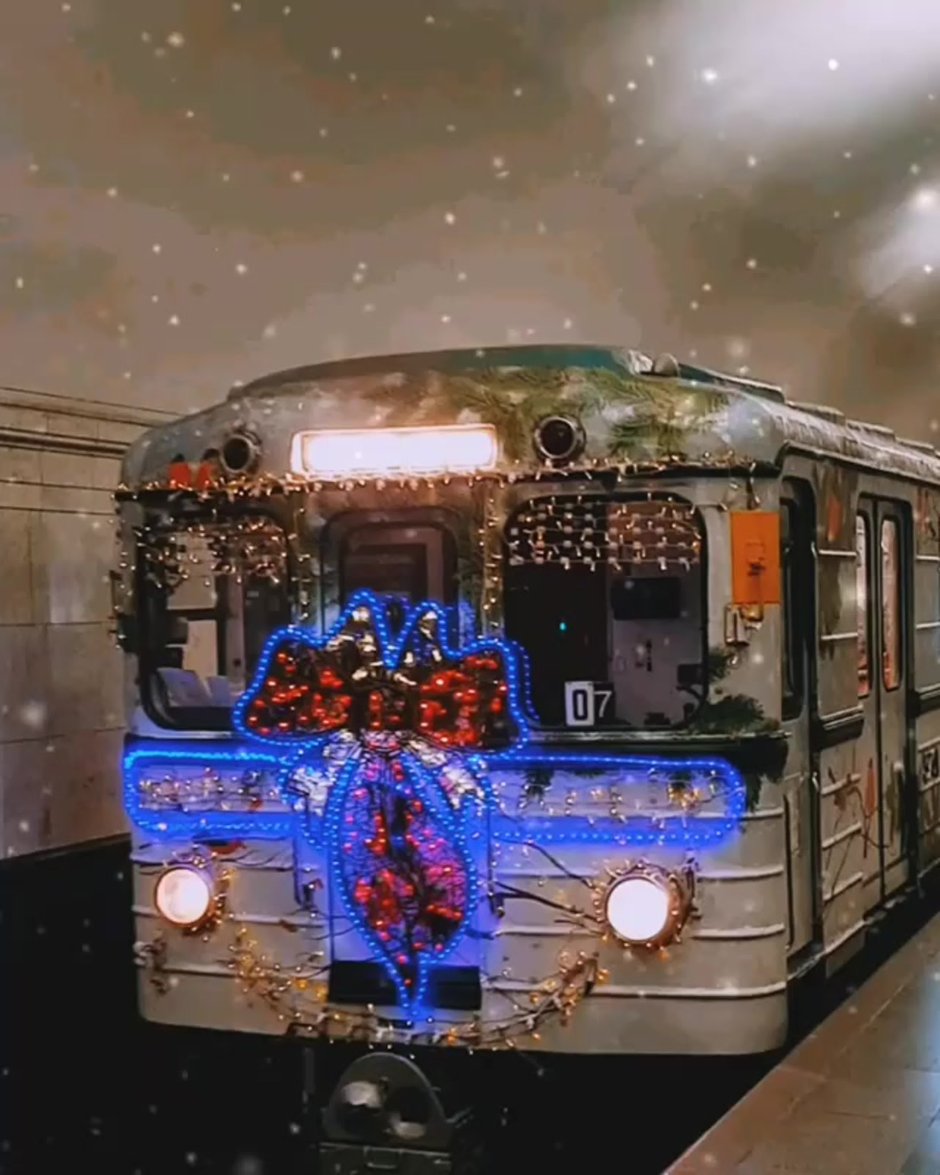 Новогодний поезд еж3 2022