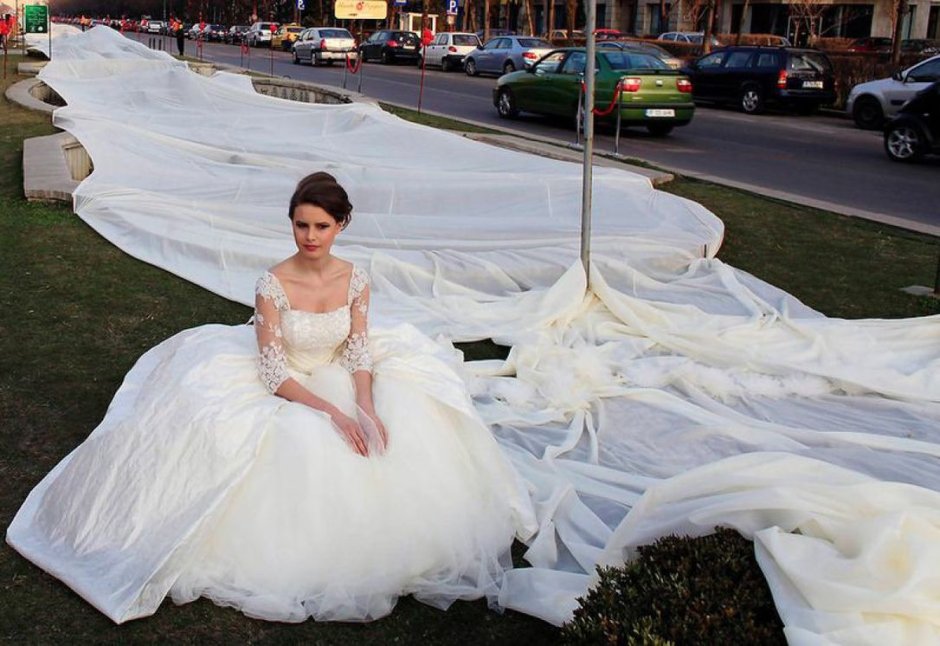 Эмма Думитреску в свадебном платье
