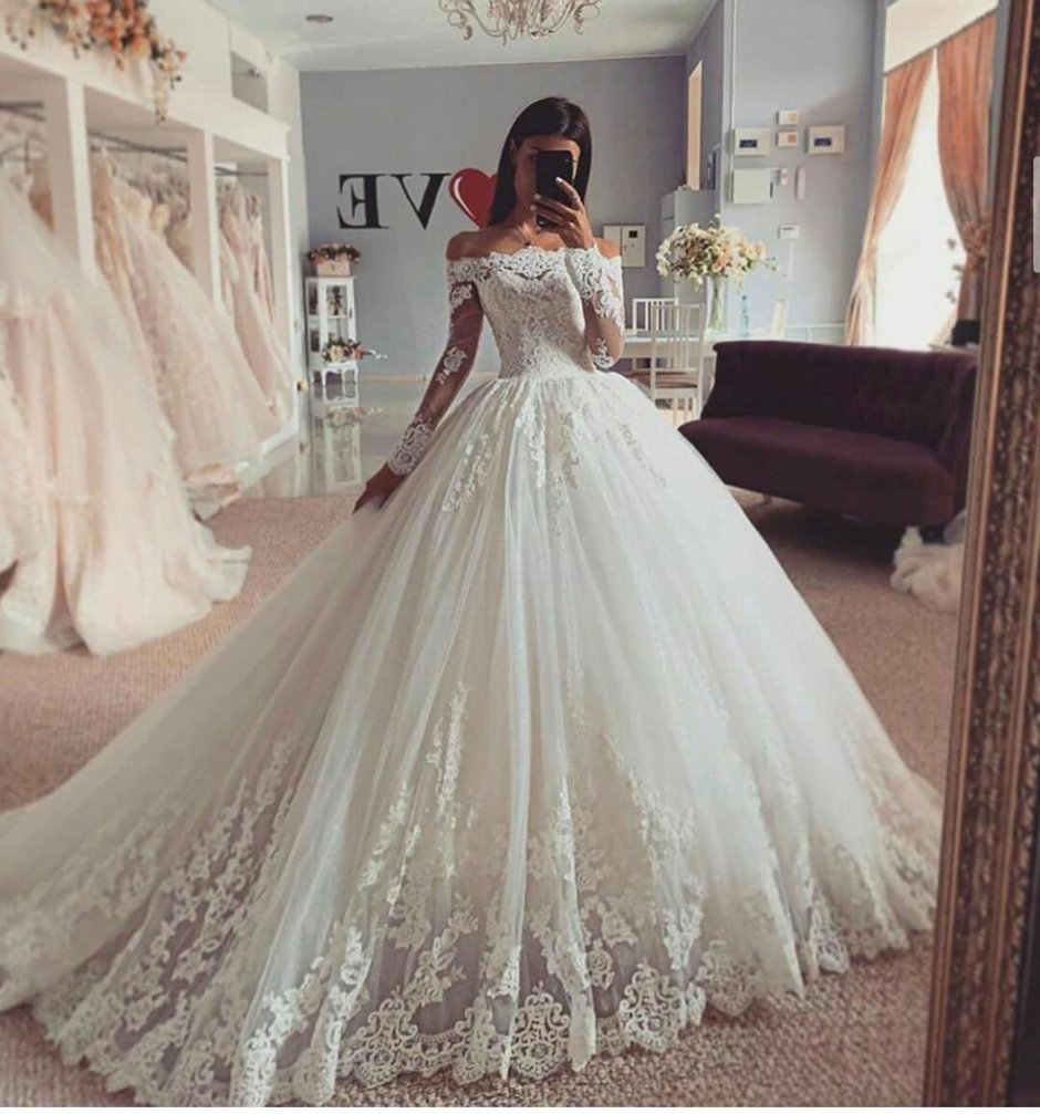 Шикарное свадебное платье пышное