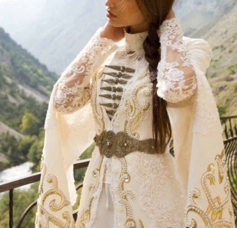 Ингушское национальное платье чокхи