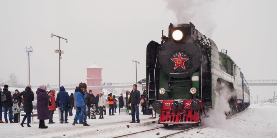 Новогодний поезд метро Москва 2021