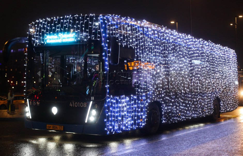 Новогодние электробусы в Москве 2020