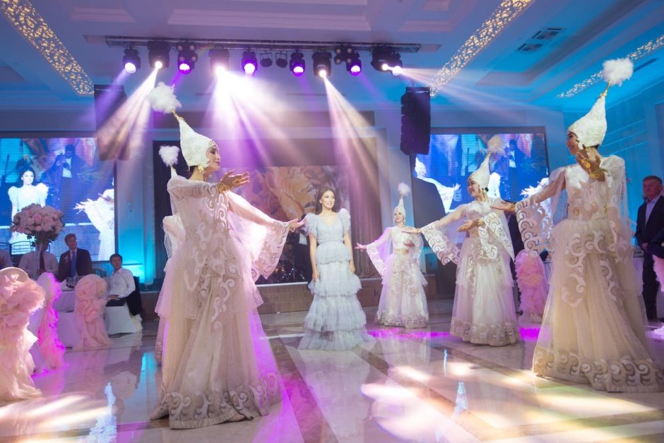 Казахстанский свадьба в зале