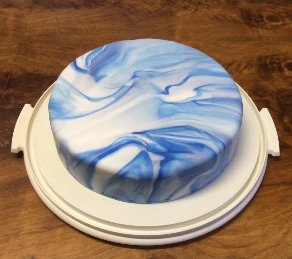 Мраморный торт голубой