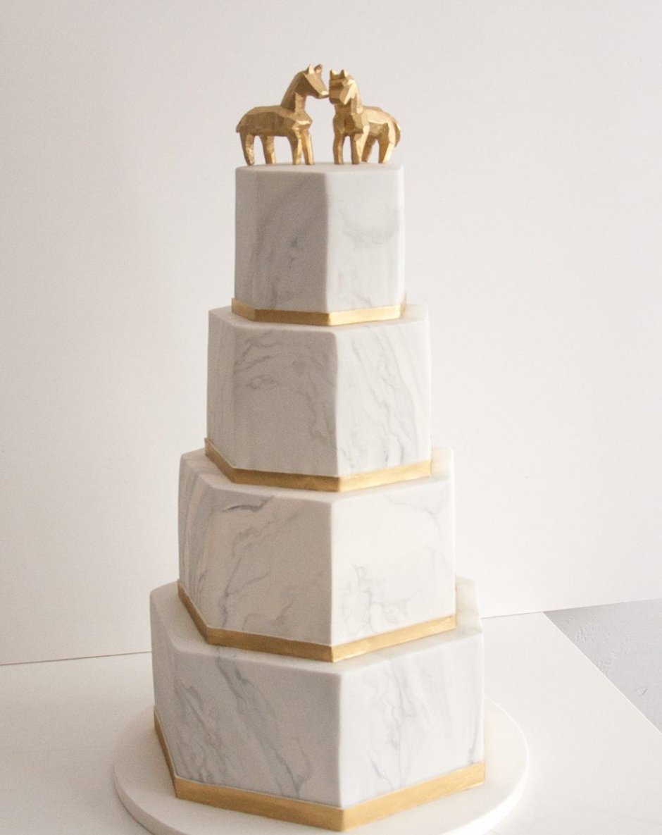 Свадебный торт трехъярусный мрамор