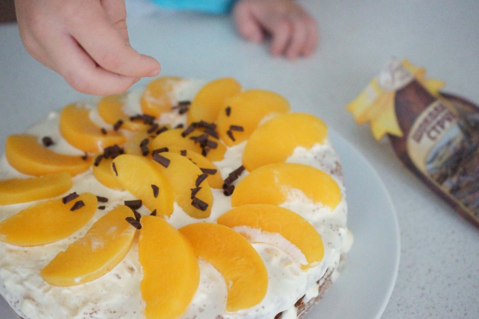 Персиковый торт с творожным кремом