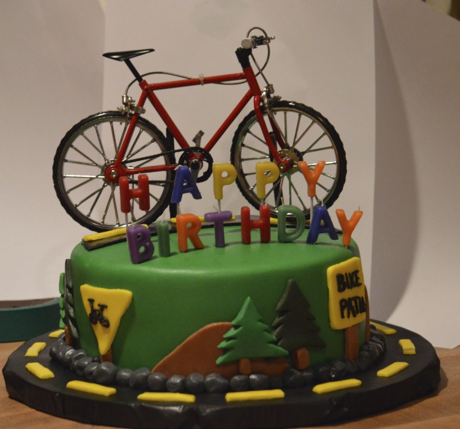 Торт с фигуркой велосипедиста