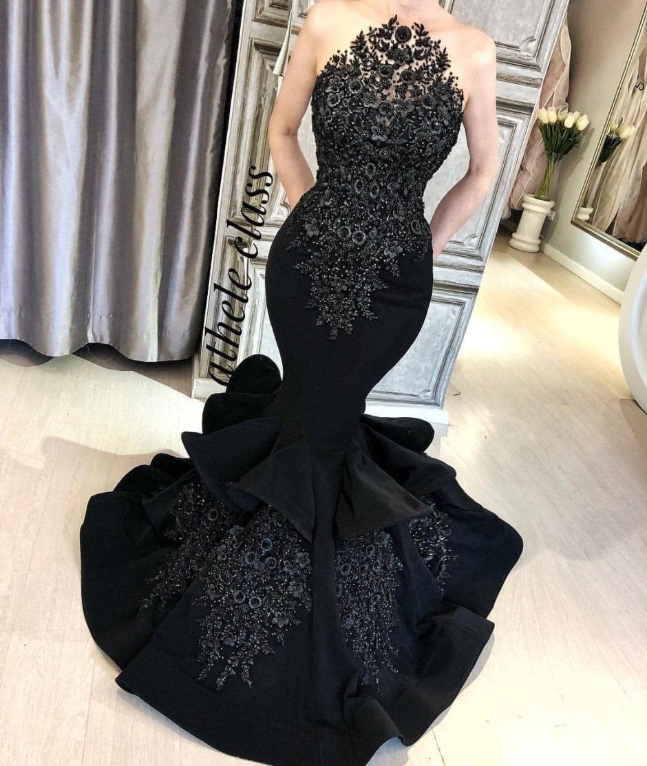 Роскошное черное платье