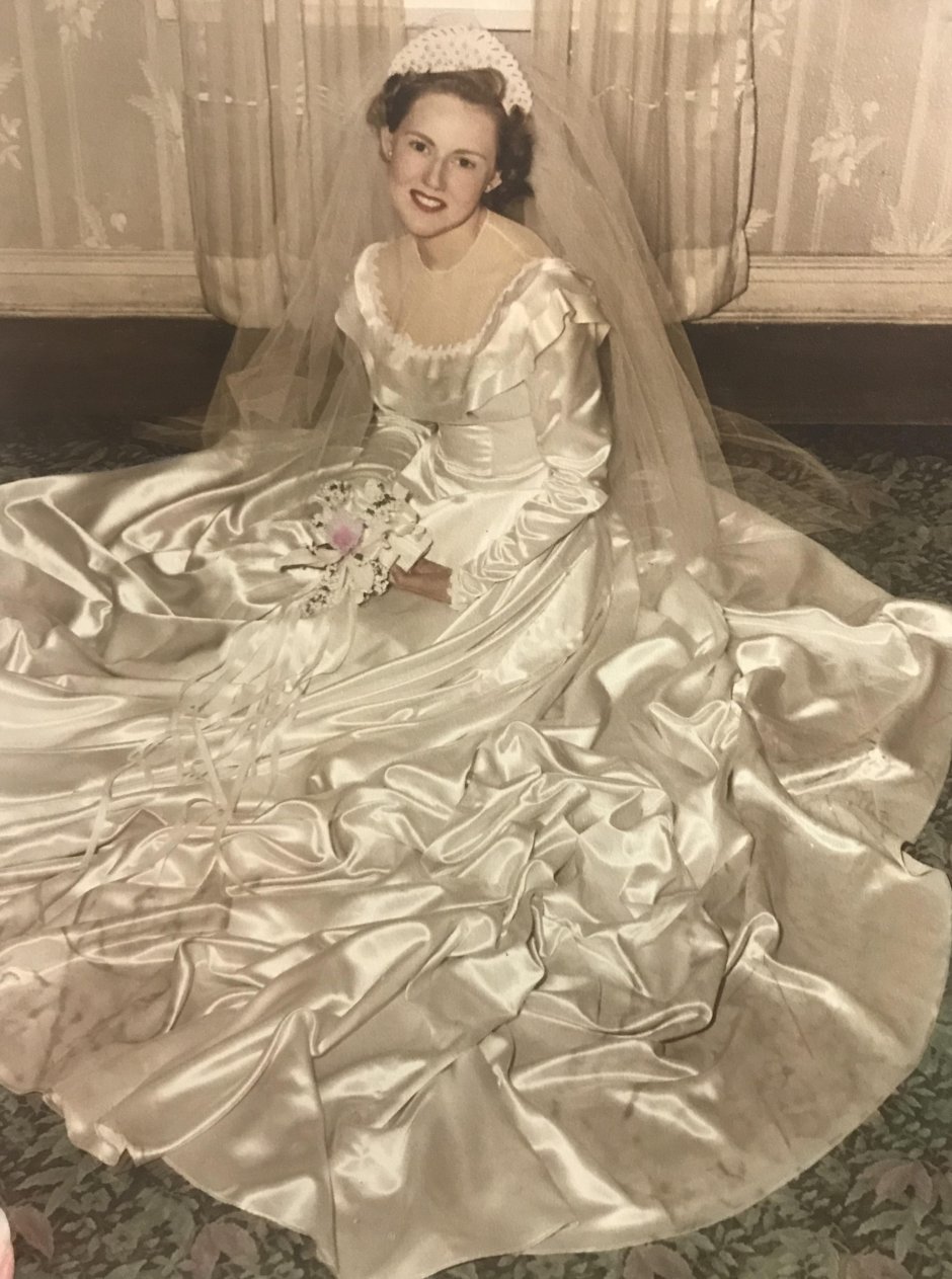 Старое свадебное платье