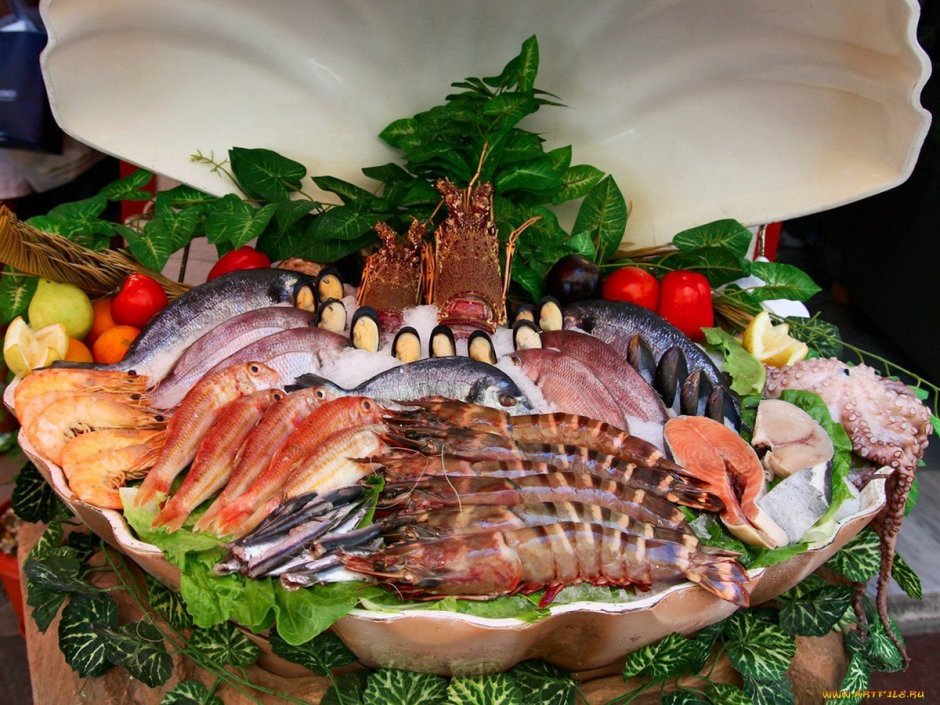 Рыбный стол на праздник