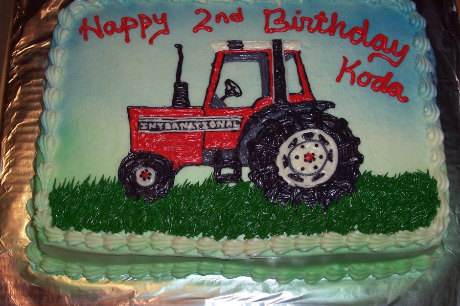 Торт с нарисованным трактором