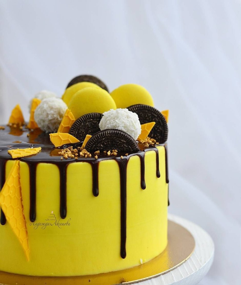 Черно желтый торт