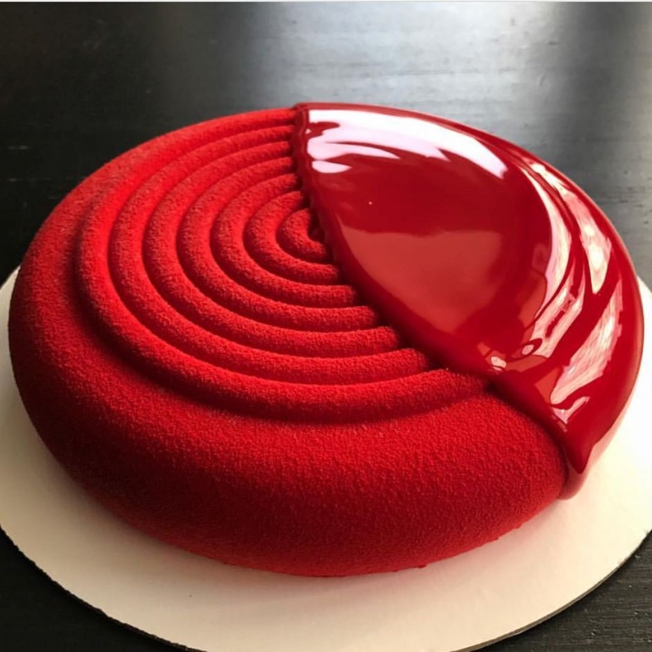 Красно белый муссовый торт
