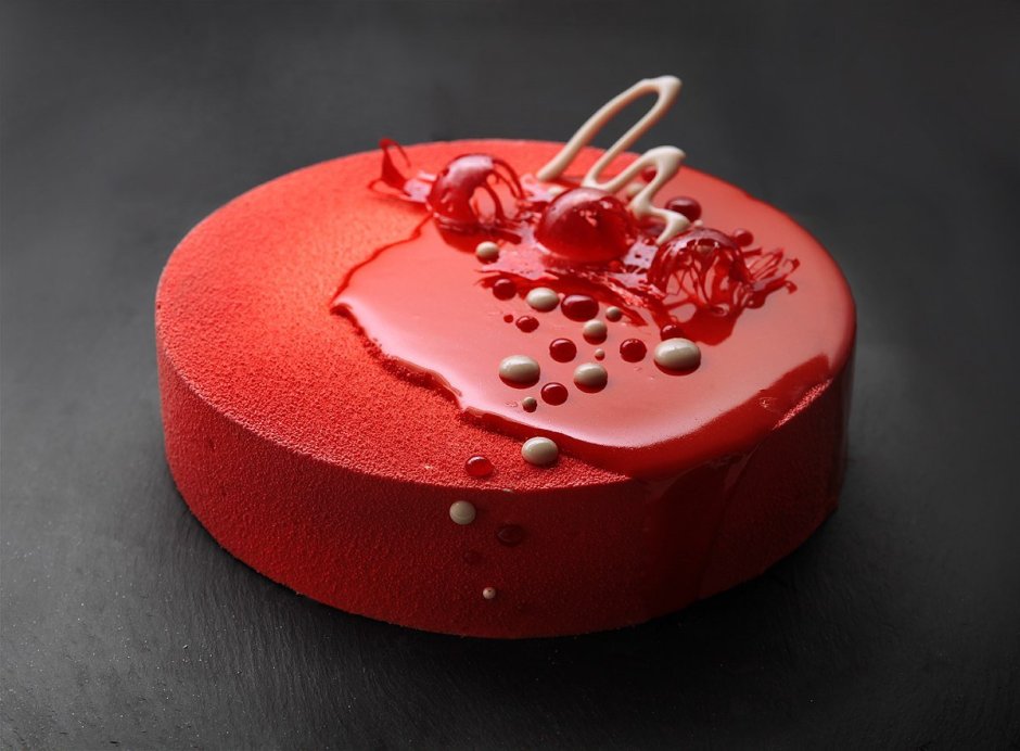Красный муссовый торт велюр