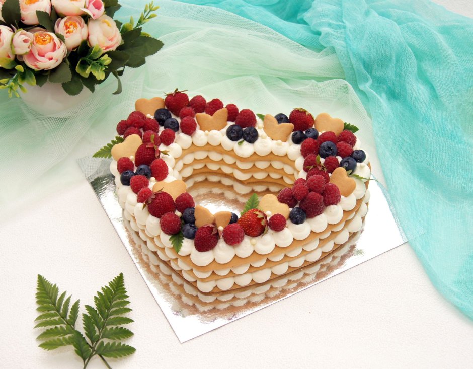 Торт цифра украшение ягодами