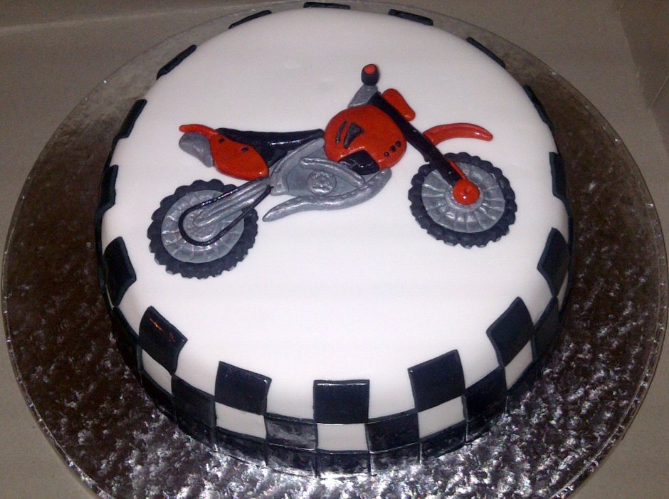 Торт с мотоциклом для мальчика 5 лет
