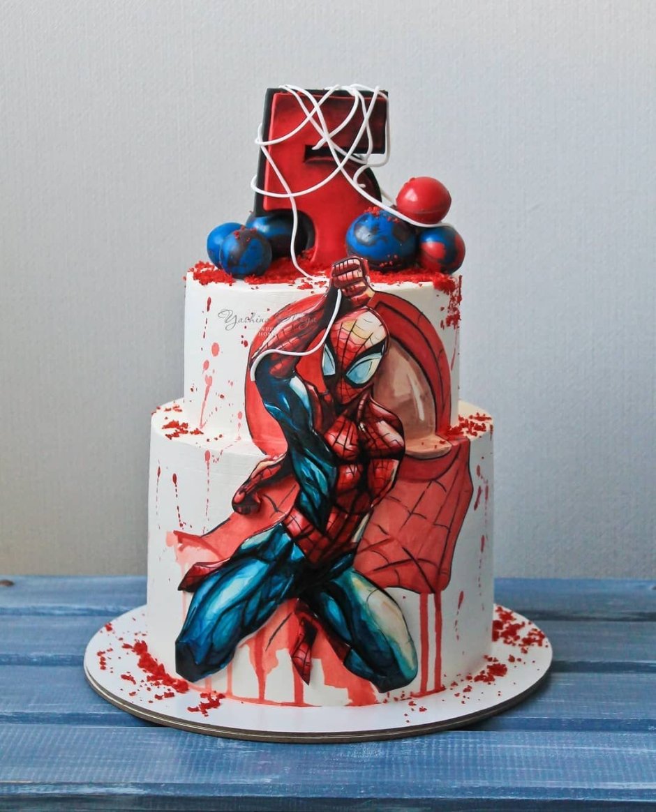 Торт с человеком пауком и паутиной из маршмеллоу