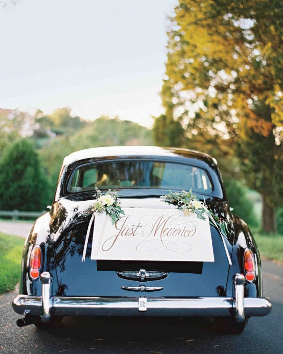 Винтажный свадебный автомобиль