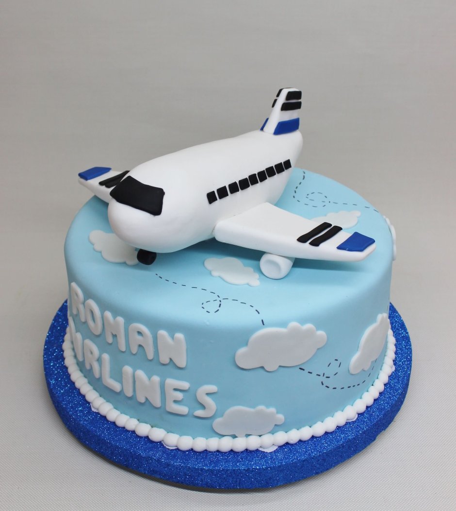 Торт с пряничным самолетом