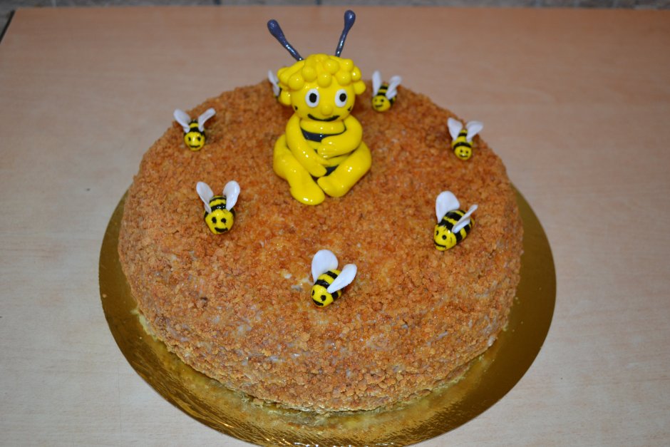 Торт пчёлка с вареной сгущенкой