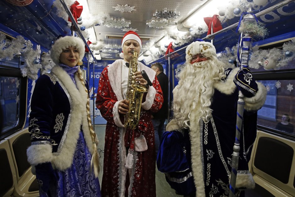 Дед Мороз в метро