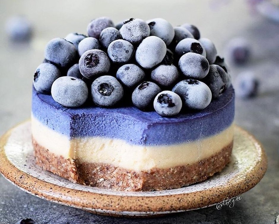 Торт голубого цвета детский