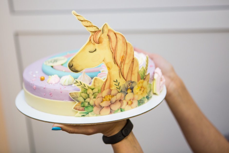 Тортики на день рождения с лошадками
