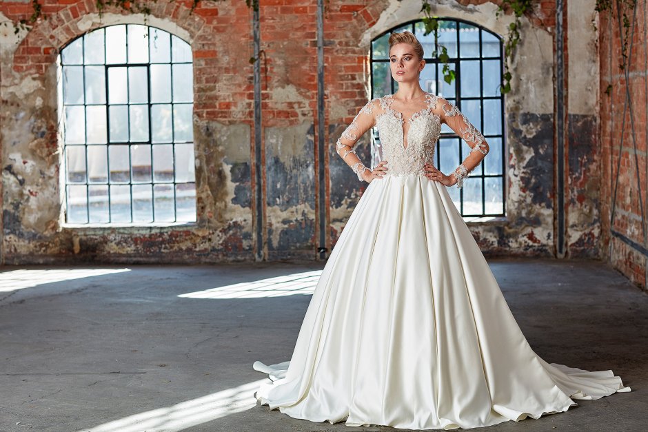 Маникенысвадебные модельные платья для свадьбы во Дворце