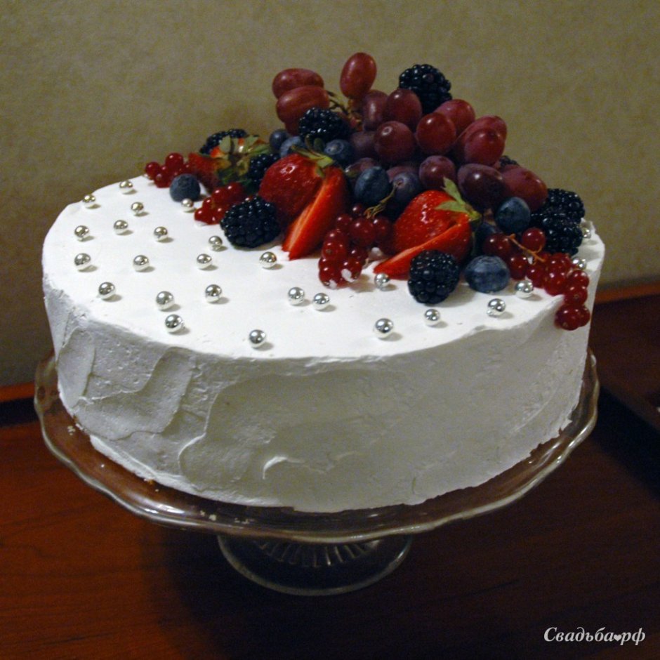 Свадебный торт с ягодами одноярусный фото