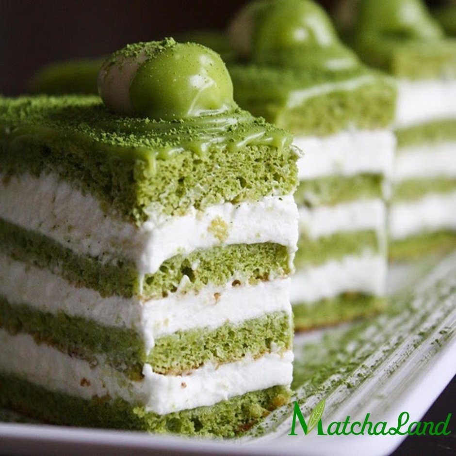 Торт зеленый с шариками