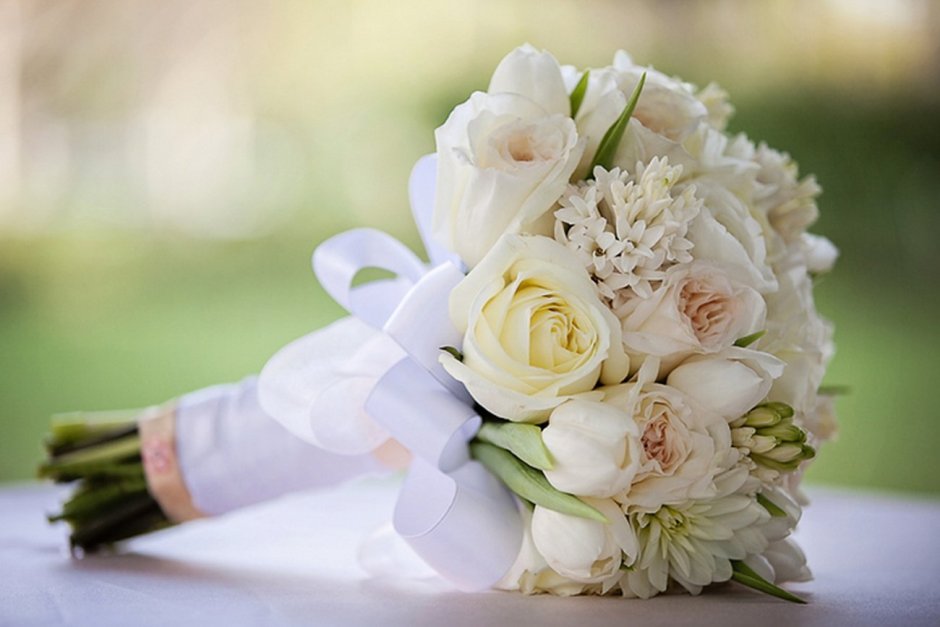 Букет невесты тюльпаны и розы