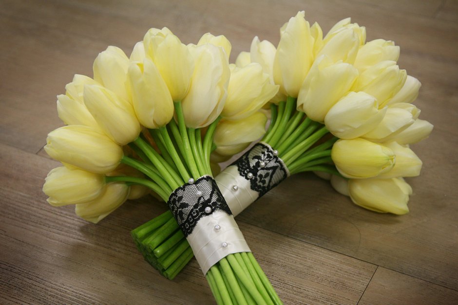 Свадебный букет желтые тюльпаны