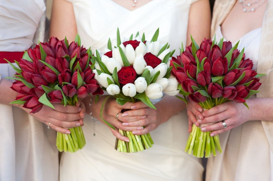 Свадебные букеты с тюльпанами для невесты