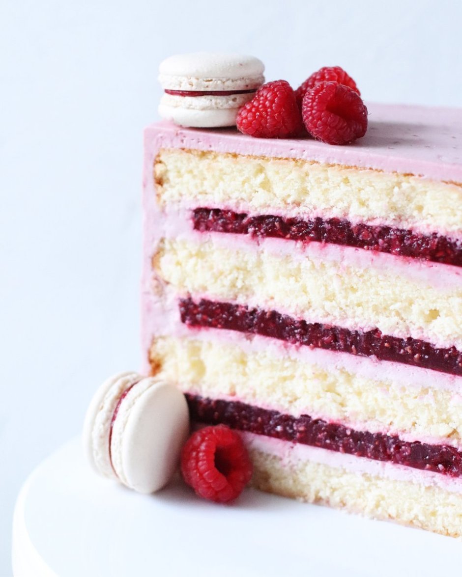 Бисквитный торт с творожной начинкой