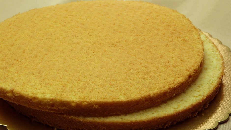 Вкусный бисквит для торта в духовке
