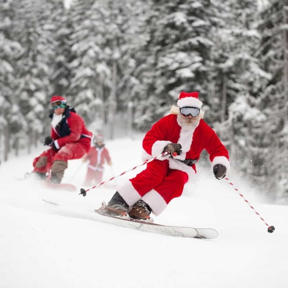 Санта Клаус на лыжах