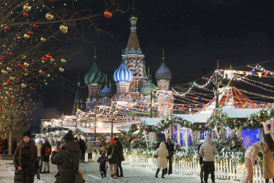 Новогодняя ярмарка в Москве на красной площади 2022