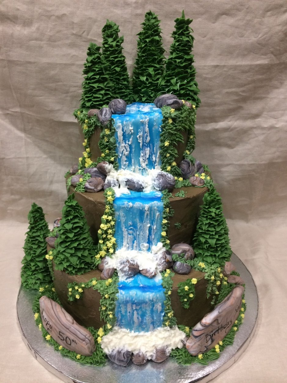Торт в виде водопада