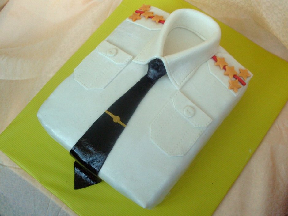 Торт в форме рубашки